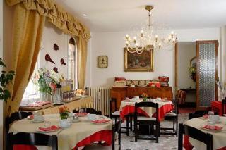 Albertina Hotel 2*